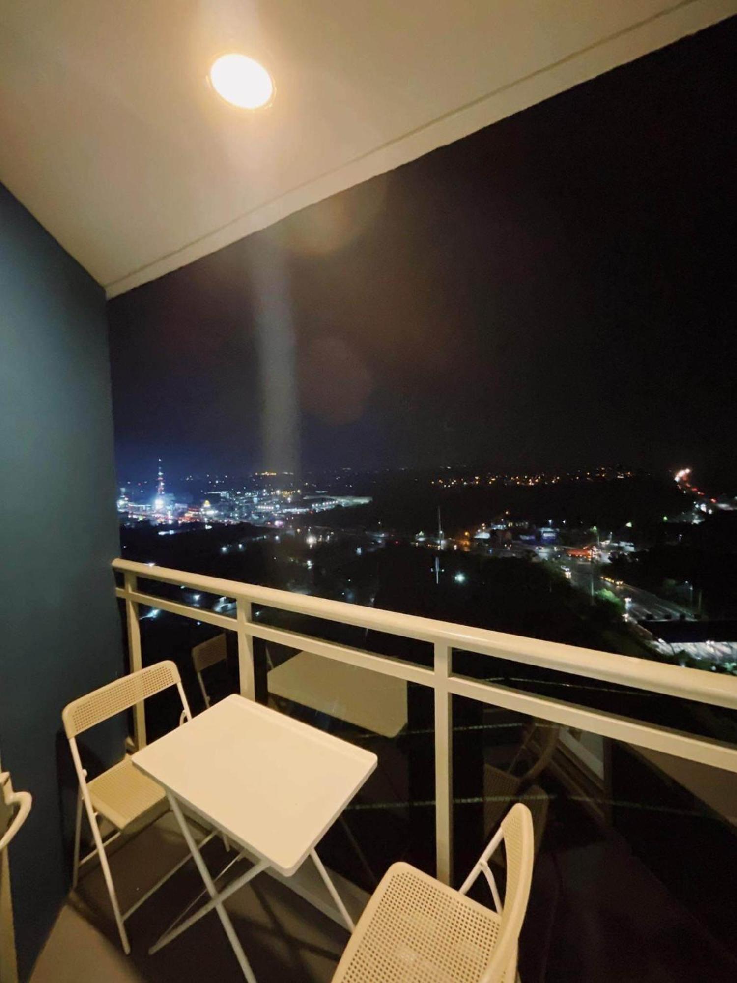Azure North Studio Units Located In 17Th Floor And Above San Fernando  Eksteriør bilde
